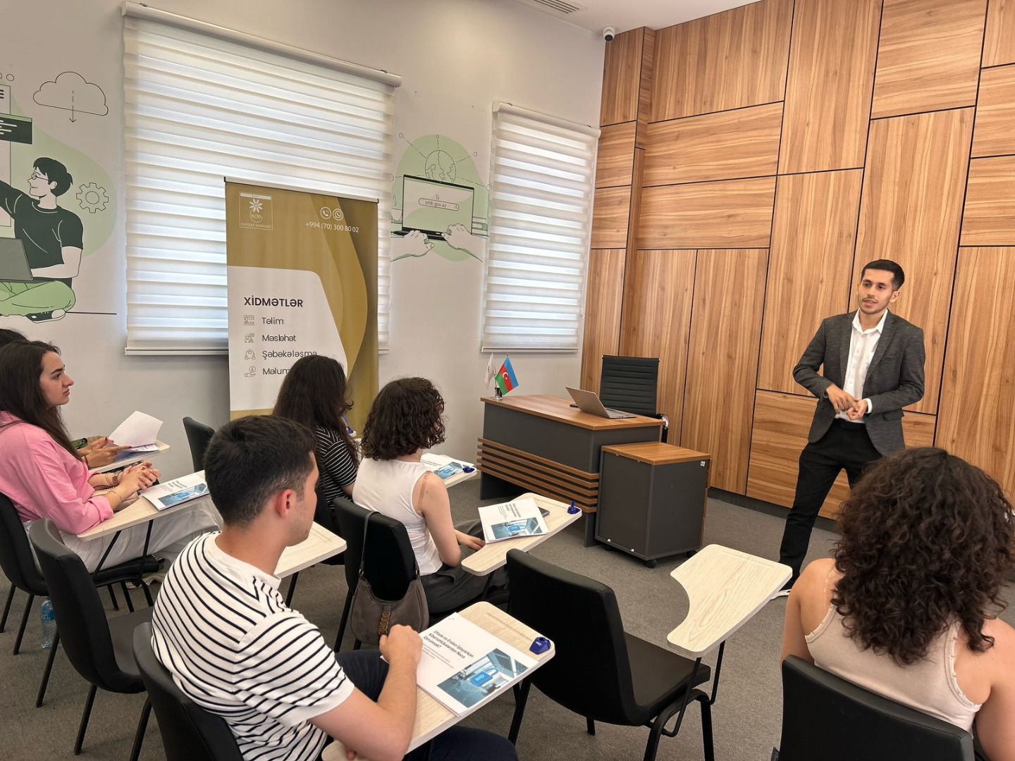 "SMM, SEO, SEM və digərləri. Kimi işə qəbul edək?" mövzusunda növbəti təlim keçirilib.