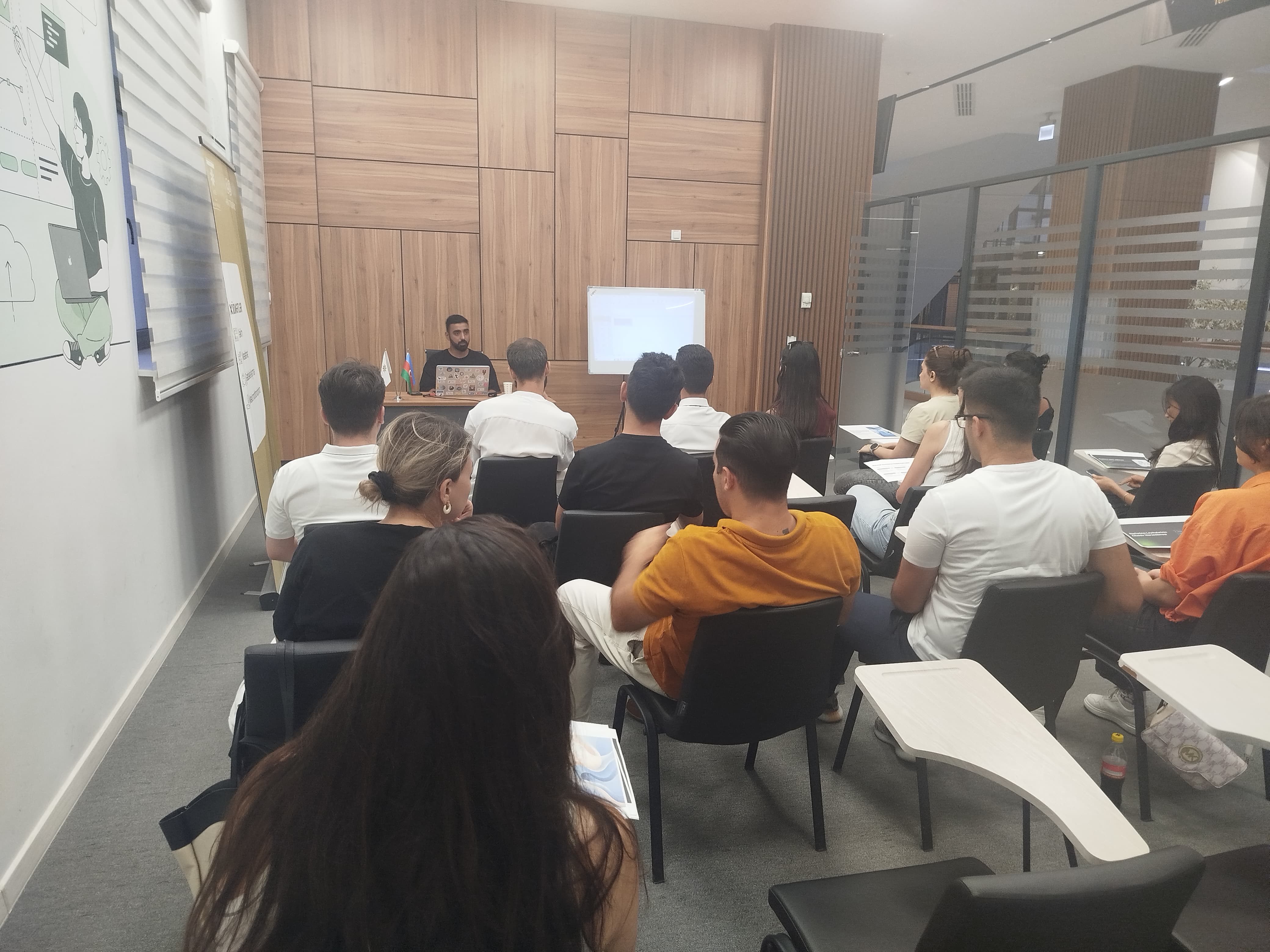 "Data analitikanın əsasları" mövzusunda növbəti təlim keçirilib.