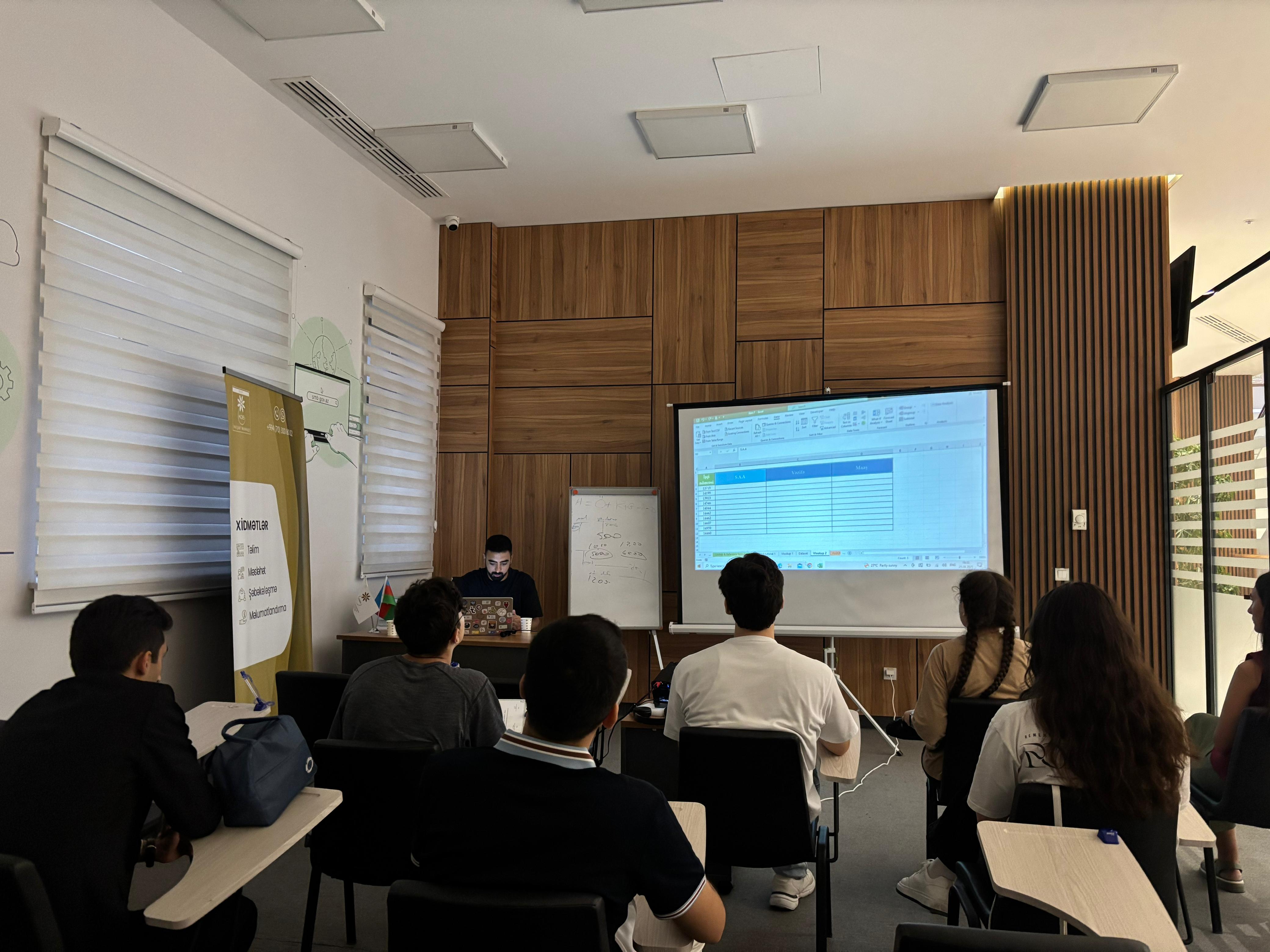 "Power BI-də məlumat modelləşdirilməsi" mövzusunda növbəti təlim keçirilib.