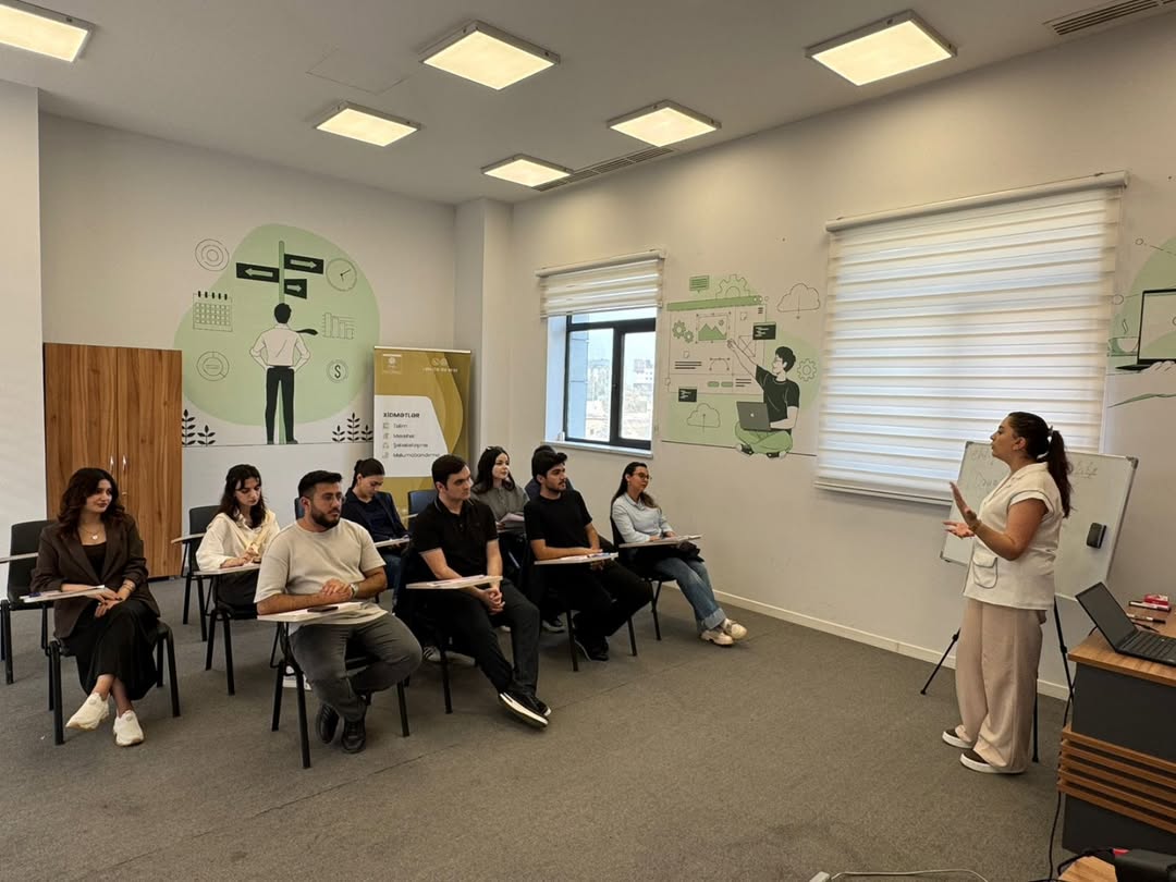 PR vasitəsilə brendin formalaşması mövzusunda növbəti təlim keçirilib.