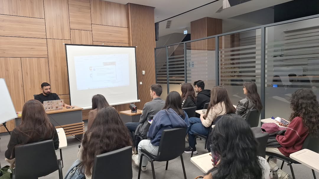 Süni intellekt və analitika ilə biznesin optimallaşdırılması mövzusunda növbəti təlim keçirilib.